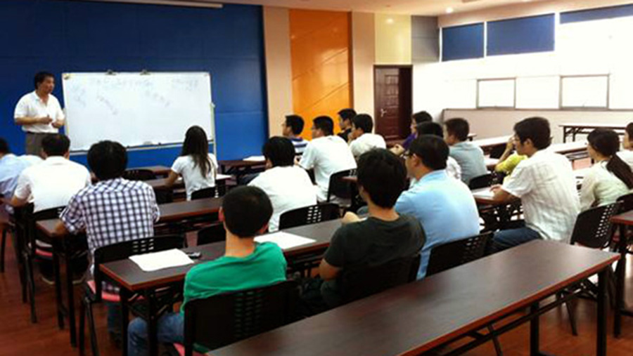 掌握消防知識技能，提高應(yīng)急排險能力——研發(fā)中心組織員工開展安全技能培訓(xùn)